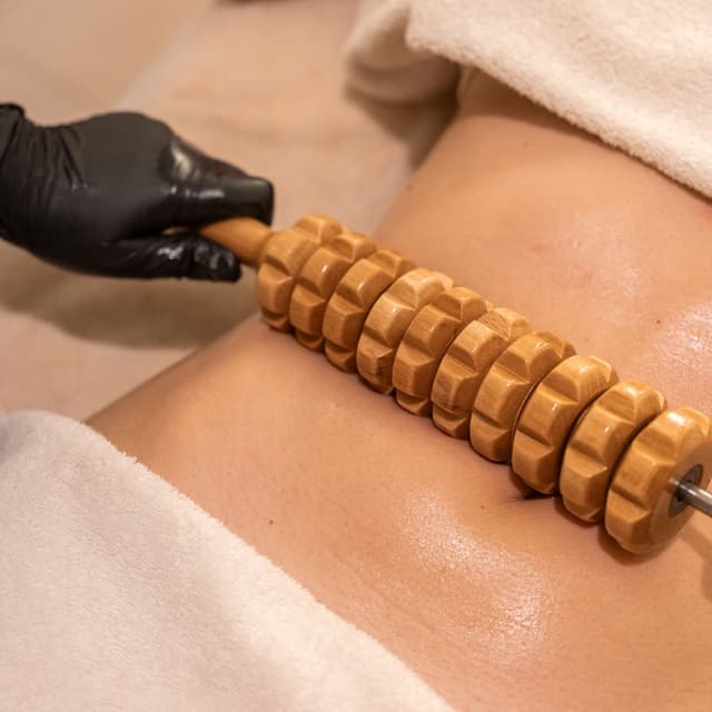 Maderoterapia 6 pack at Yesenia Venegas in Chicago, IL